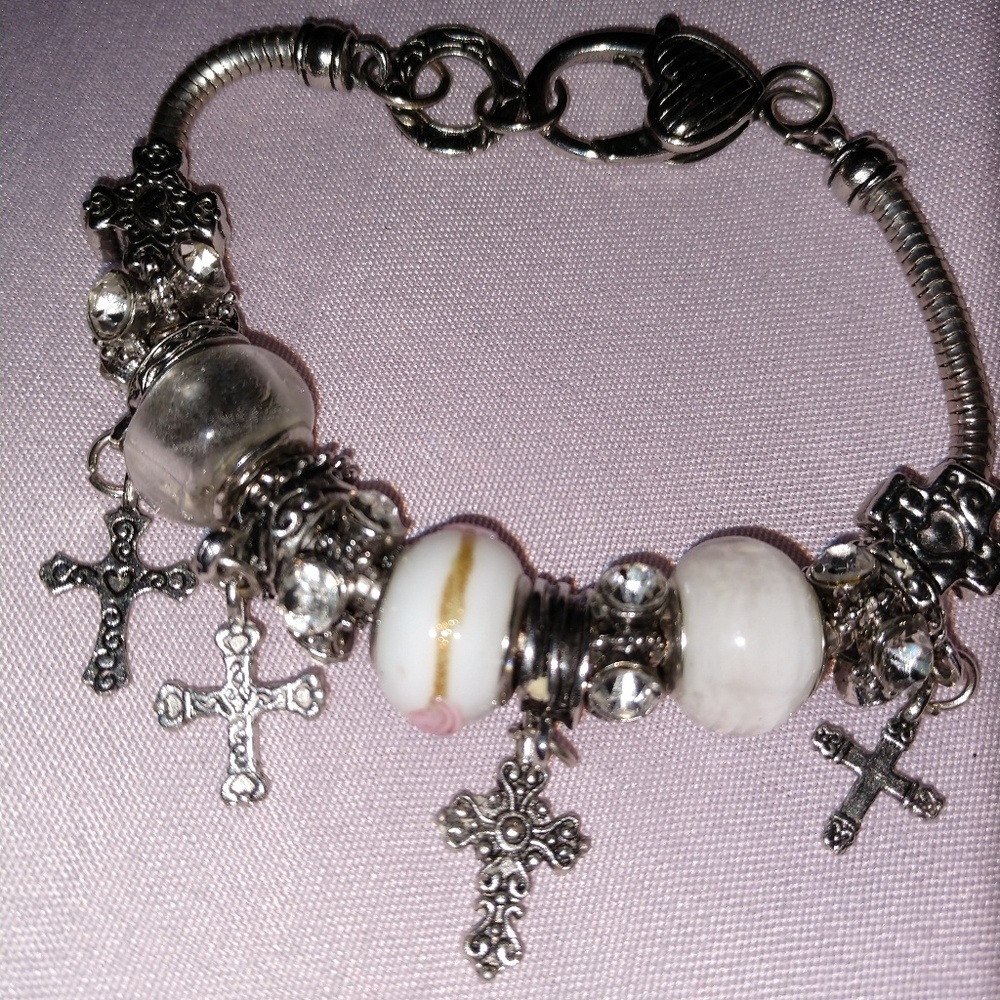 Cross bracelet - Picture 4 of 5